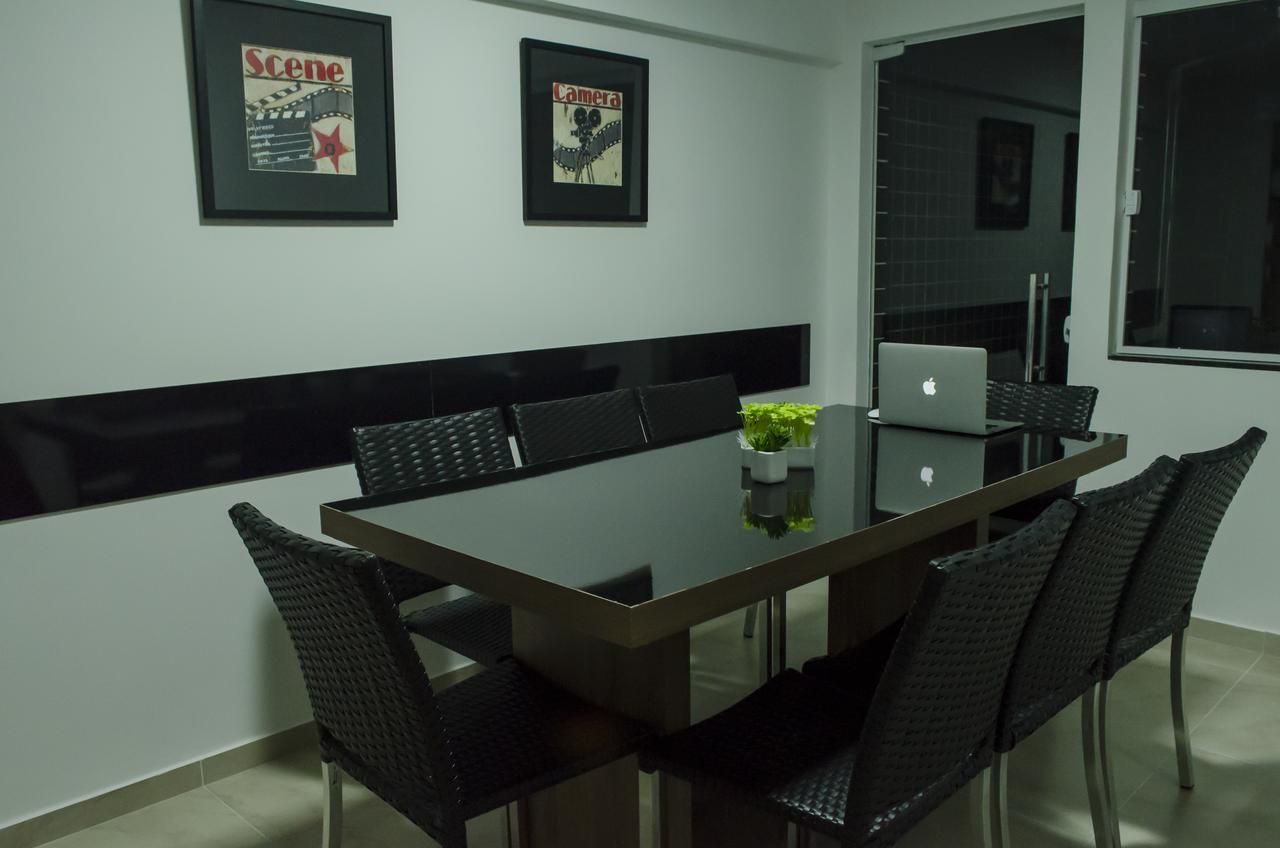 Hollyster Hotel Pinhais Екстер'єр фото