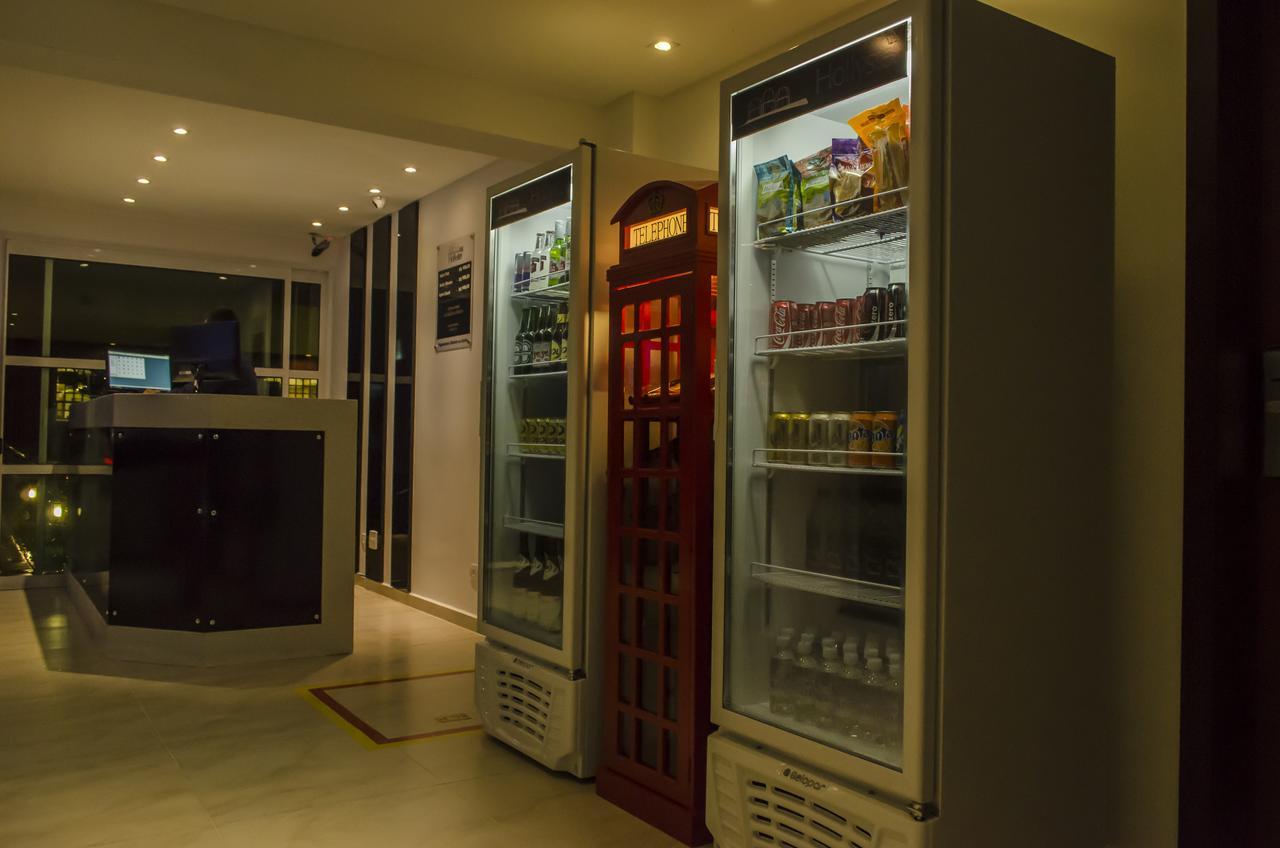 Hollyster Hotel Pinhais Екстер'єр фото