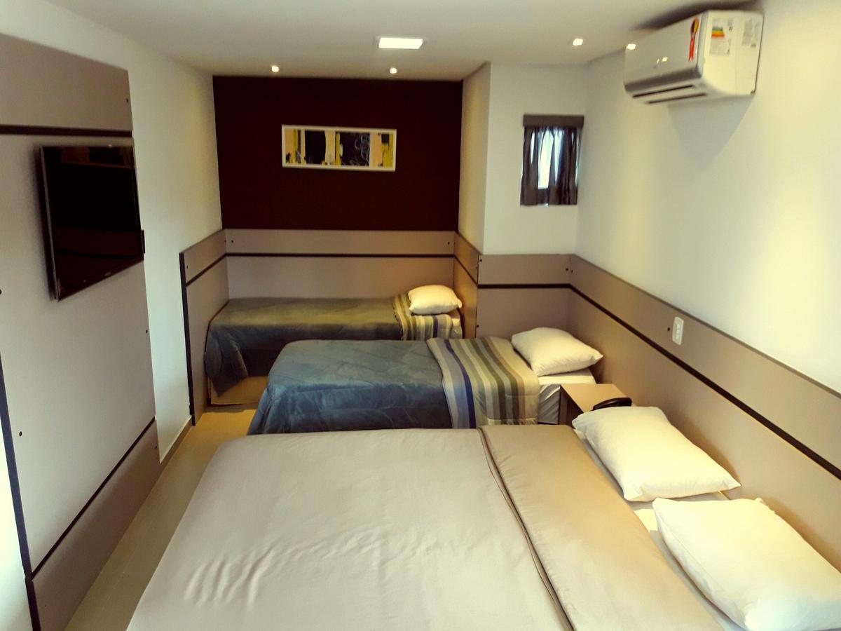 Hollyster Hotel Pinhais Екстер'єр фото