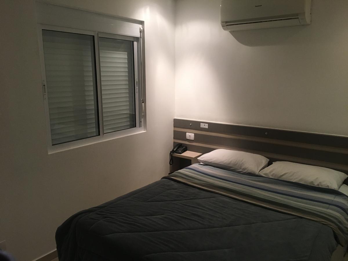 Hollyster Hotel Pinhais Екстер'єр фото