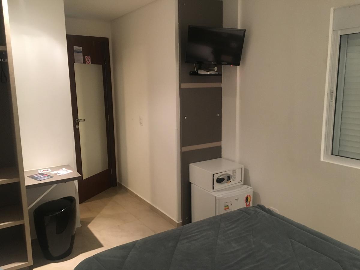 Hollyster Hotel Pinhais Екстер'єр фото
