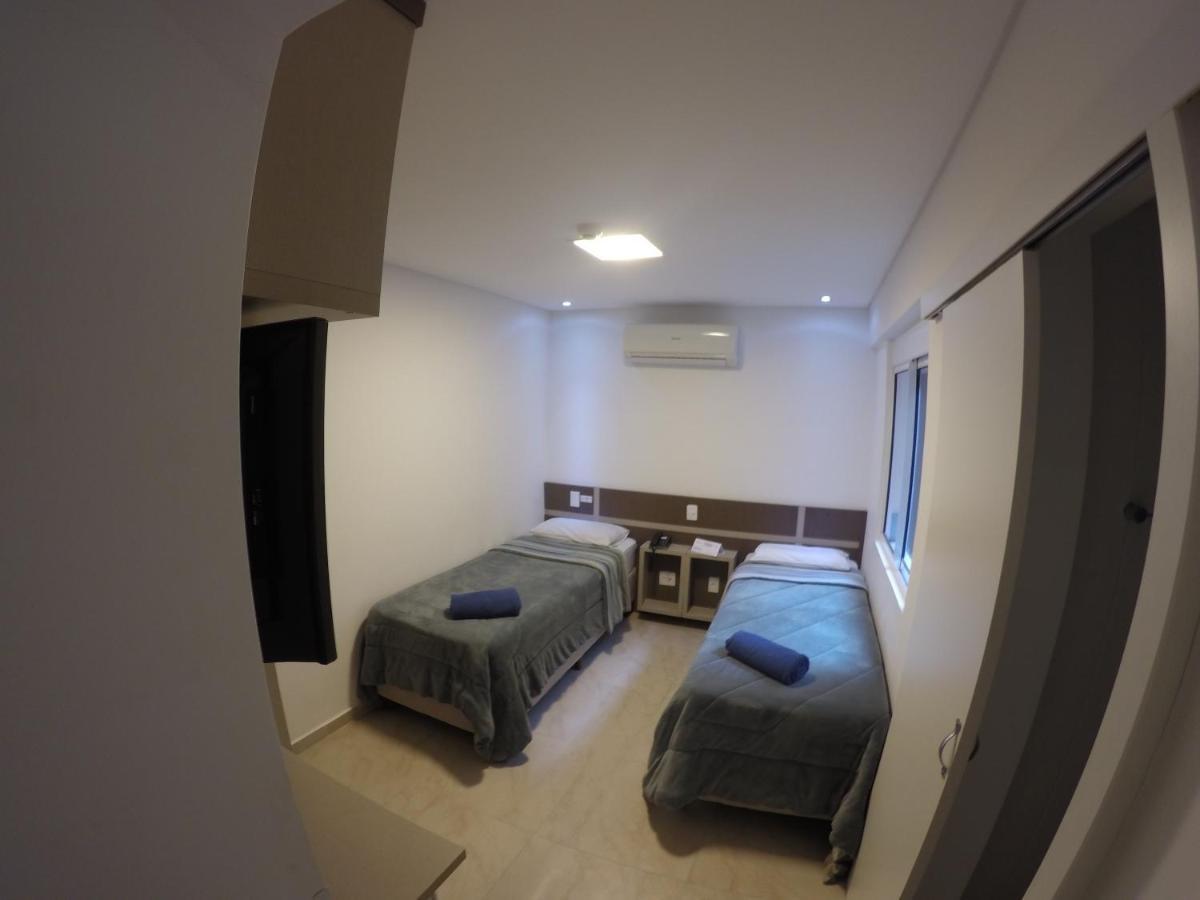 Hollyster Hotel Pinhais Екстер'єр фото