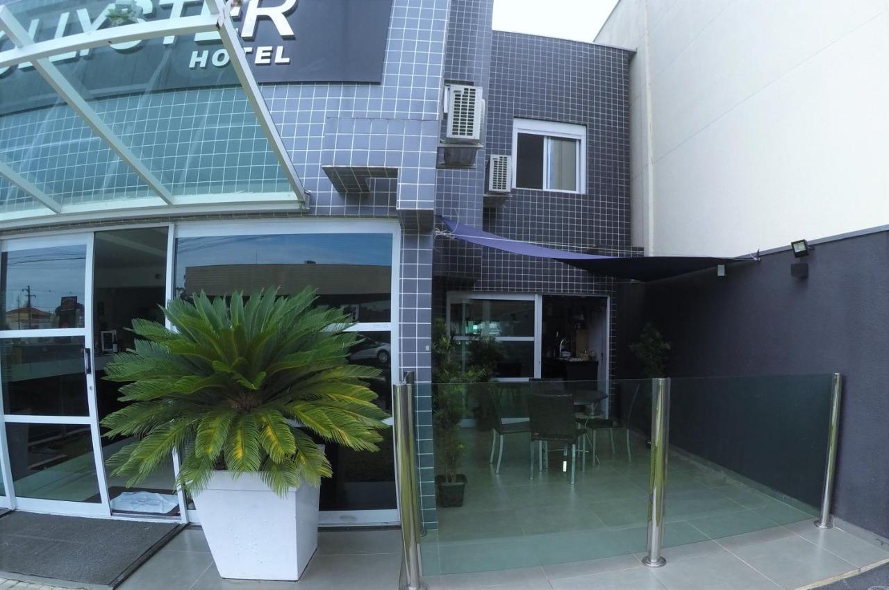 Hollyster Hotel Pinhais Екстер'єр фото